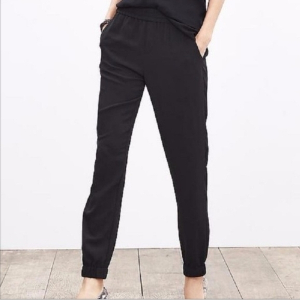 Banana Republic jogger pant, crepe fabric,high - rise,black